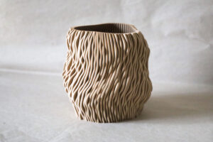 Tuluma 3D printed geometric decorative vase by Plastika3D