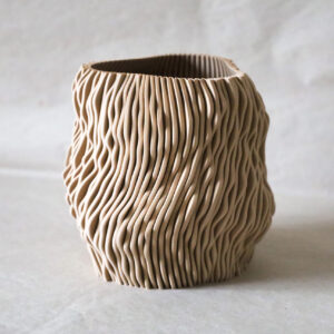 Tuluma 3D printed geometric decorative vase by Plastika3D